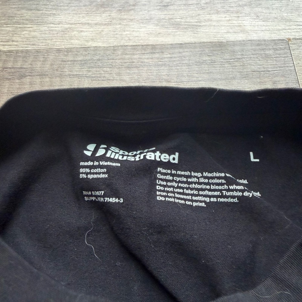 Sports Illustrated Large Black Graphic T-Shirt Logo Crew Neck - Picture 3 of 3